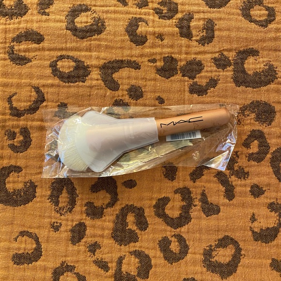 M•A•C RADIANT TRIO Brush + Bronzer BUNDLE SET - Picture 14 of 15